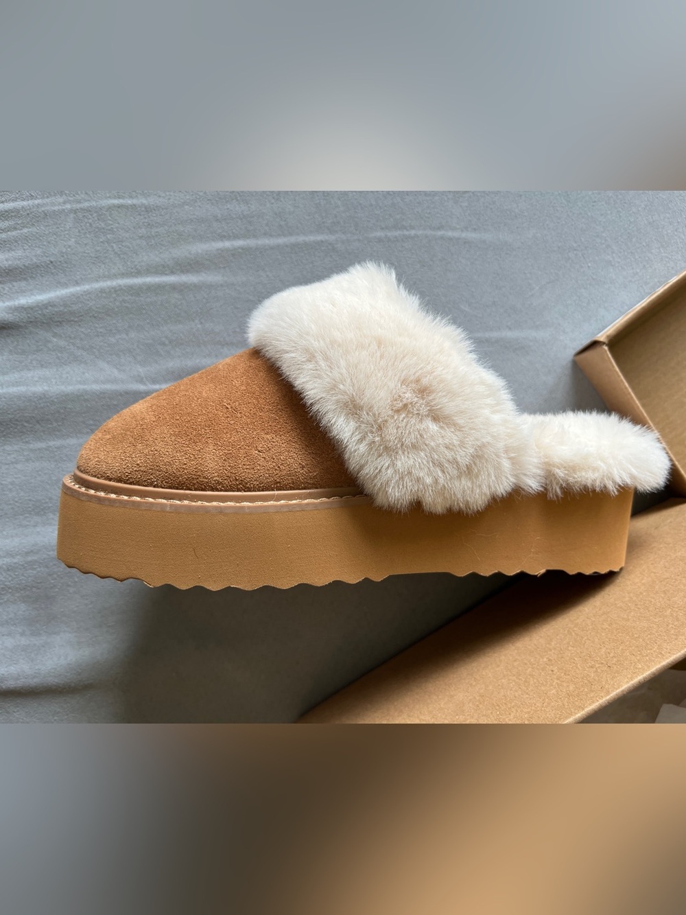 Cozy faux Shearling Lined Mule - Chestnut/Tan size 6